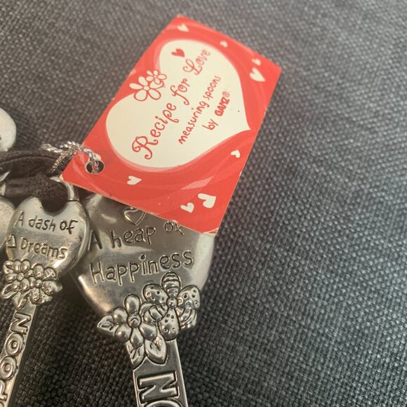 Ganz Silver Tone Metal 'Recipe for Love' Measuring Spoons Set Heart Shaped - Picture 8 of 9
